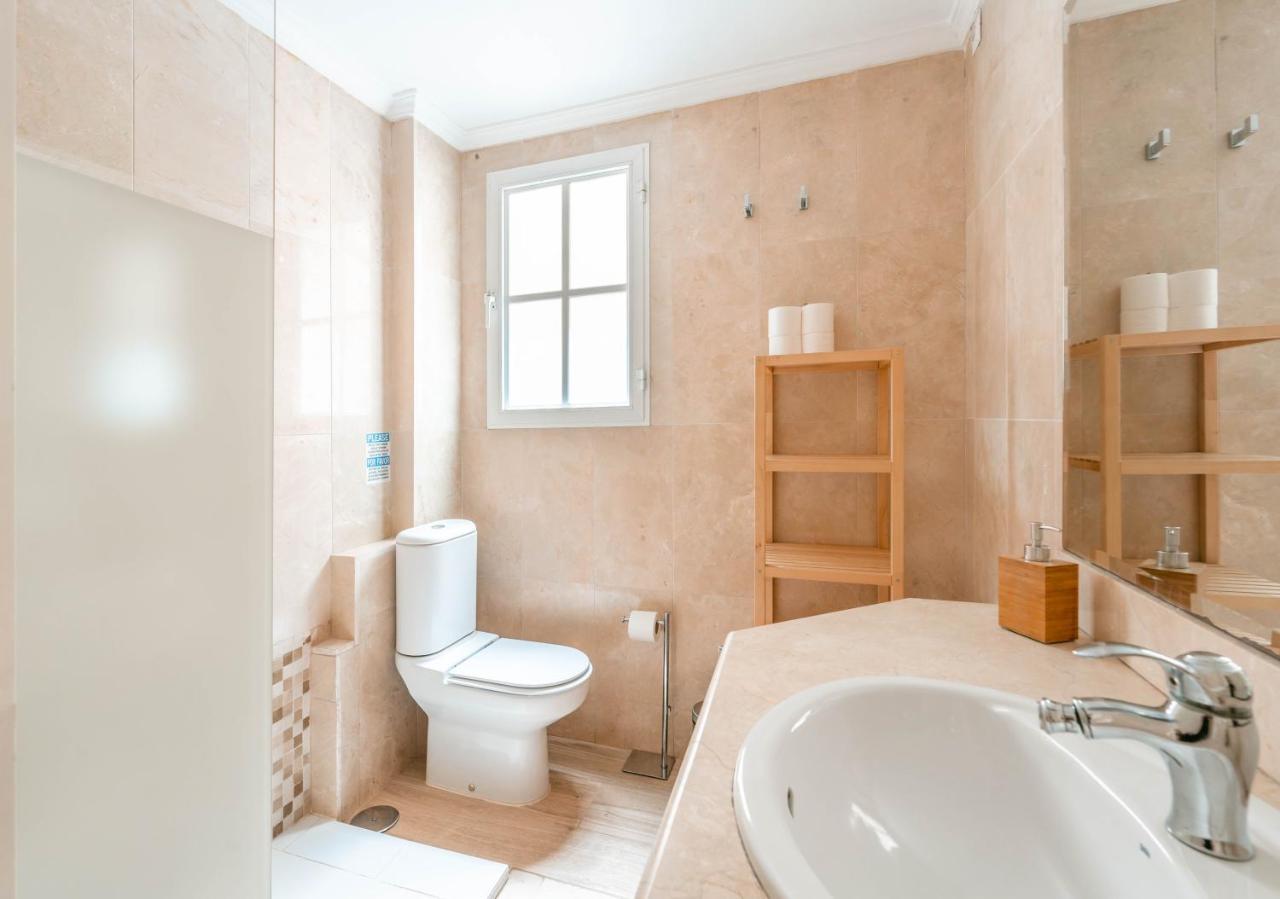 Gran Apartamento De 3 Habitaciones Junto A La Catedral Malaga Bagian luar foto