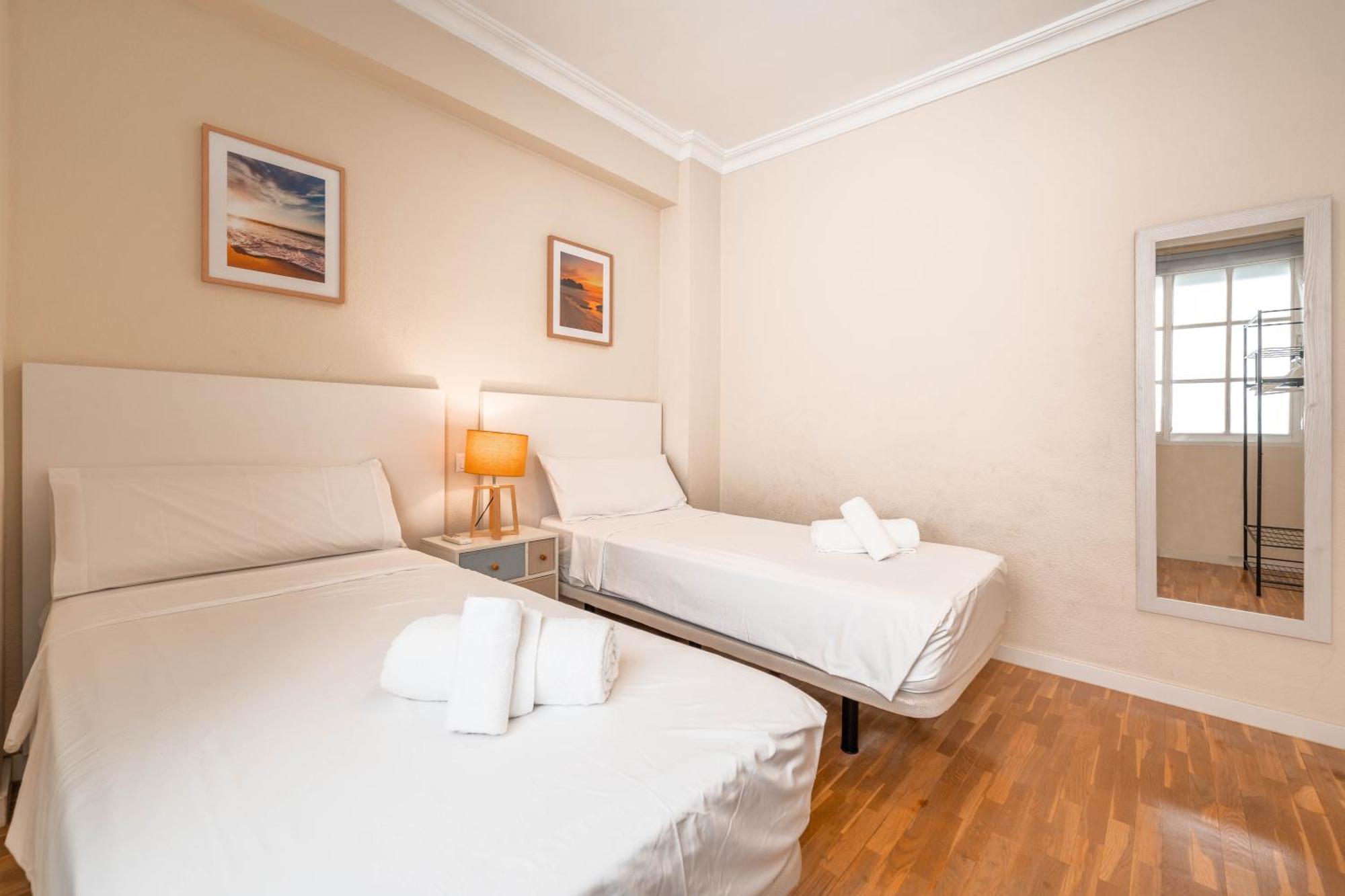Gran Apartamento De 3 Habitaciones Junto A La Catedral Malaga Bagian luar foto